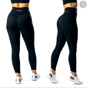 ALPHALETE *NEW* alphalux leggings